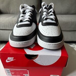 Nike Court Vision Lo Sneakers